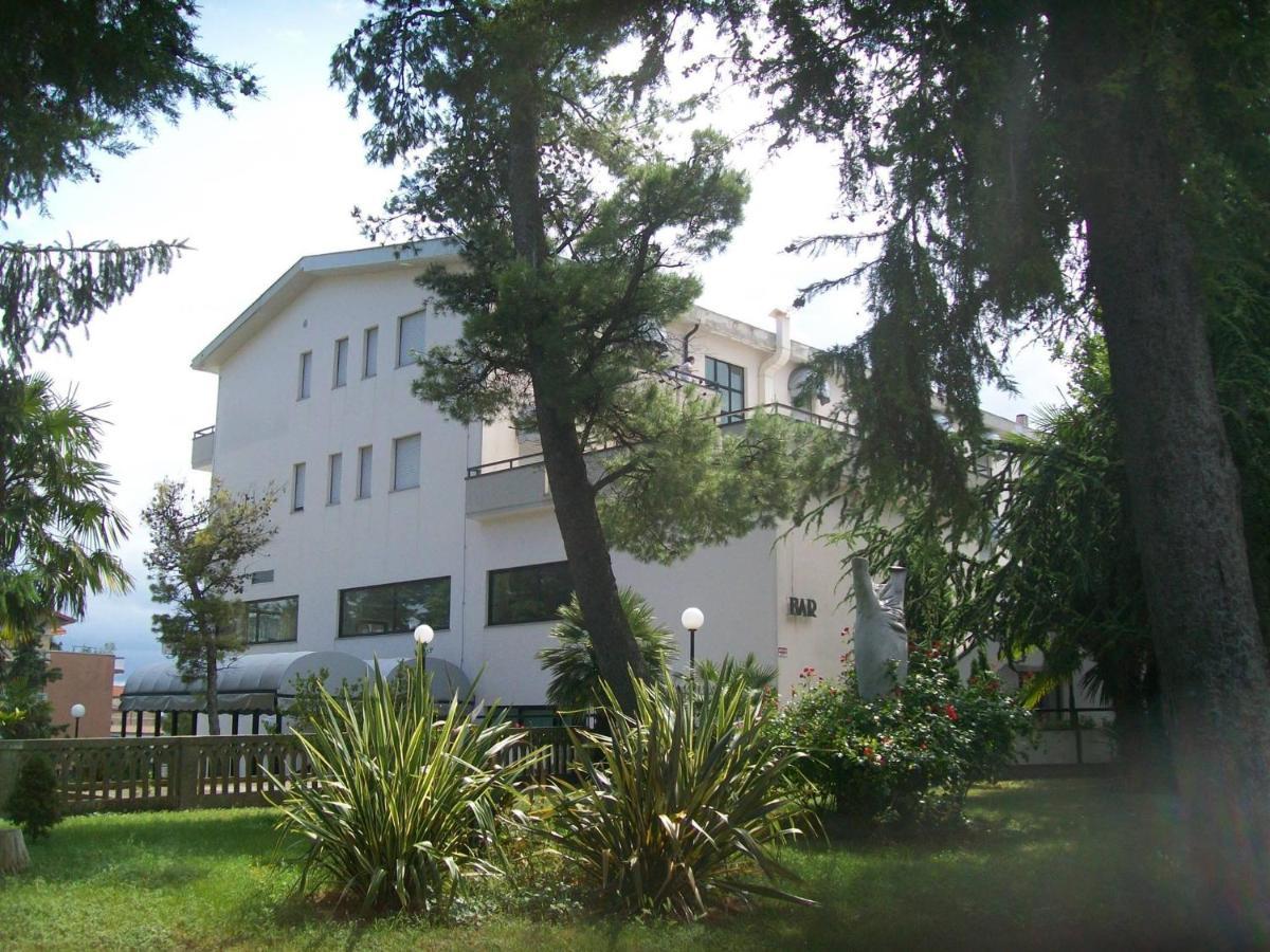 Hotel Du Parc أدري المظهر الخارجي الصورة