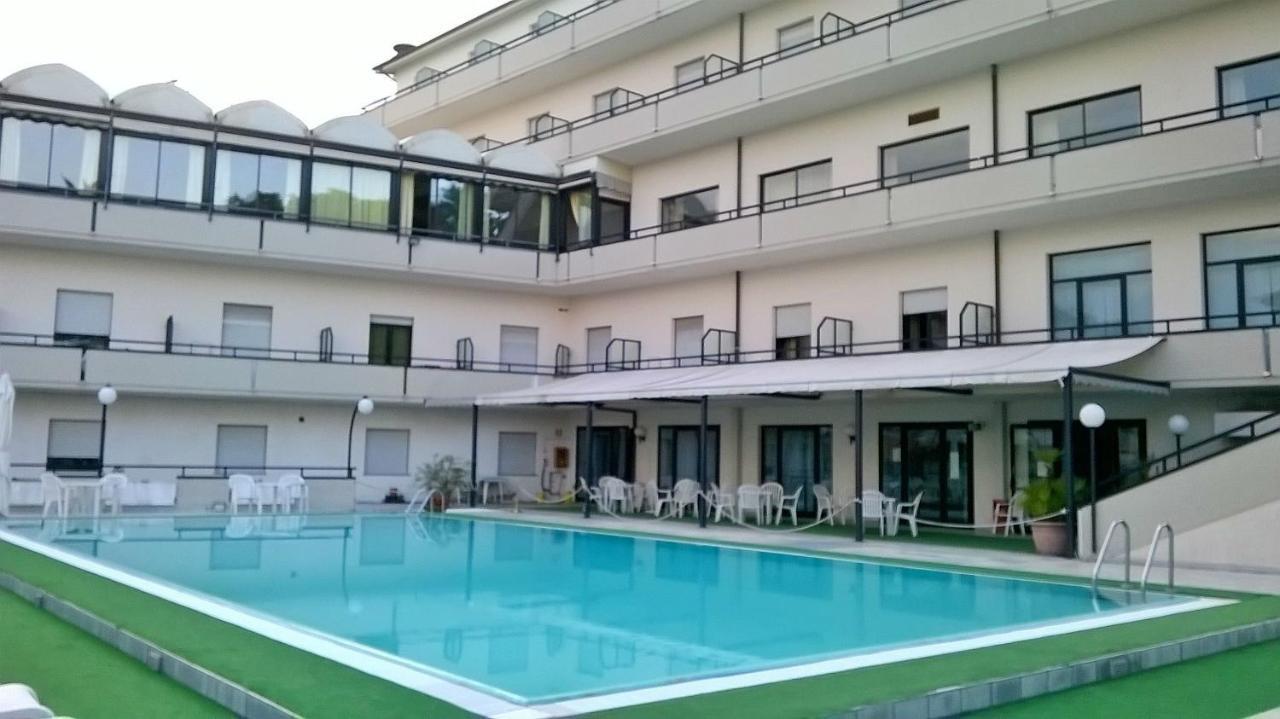 Hotel Du Parc أدري المظهر الخارجي الصورة