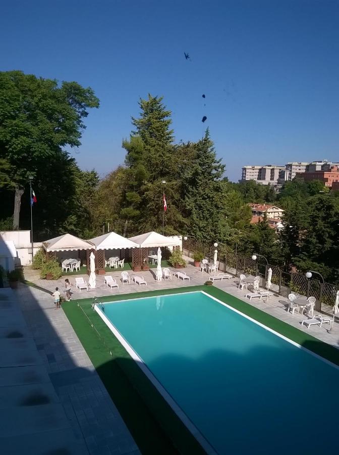 Hotel Du Parc أدري المظهر الخارجي الصورة