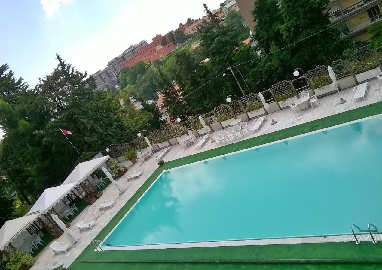 Hotel Du Parc أدري المظهر الخارجي الصورة